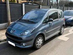 Grau Gebraucht 2007 Peugeot 1007 Kleinwagen | 4.980 € (Teuer)