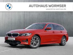 Rot Gebraucht 2021 BMW 320 Sport Line Kombi | 25.240 € (Guter Preis)