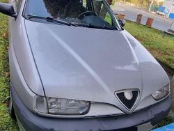 Silber Gebraucht 1997 Alfa Romeo 146 Kleinwagen | 799 €