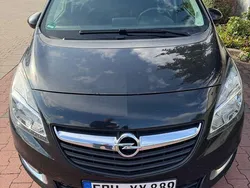 Schwarz Gebraucht 2017 Opel Meriva Active Van / Kleinbus | 6.666 € (Guter Preis)