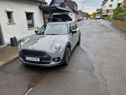 Grau Gebraucht 2019 Mini Cooper D Clubman Essential Kombi | 15.900 € (Fairer Preis)