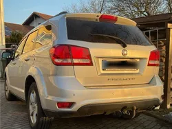 Silber Gebraucht 2011 Fiat Freemont SUV | 6.999 € (Fairer Preis)