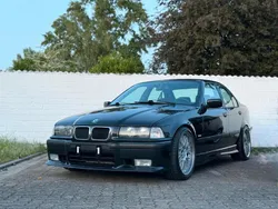 Schwarz Gebraucht 1998 BMW 318 M Sport Limousine | 9.499 €