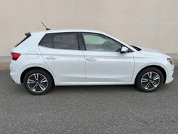 Moonweiss metallic Gebraucht 2022 Skoda Fabia Style Limousine | 17.900 € (Guter Preis)