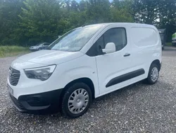 Weiß Gebraucht 2020 Opel Combo Edition Van / Kleinbus | 12.000 € (Guter Preis)