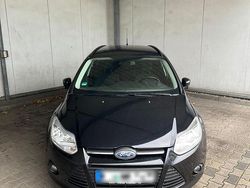 Schwarz Gebraucht 2014 Ford Focus Kombi | 4.290 € (Superpreis)