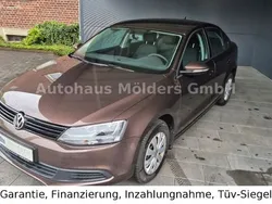 Braun Gebraucht 2014 VW Jetta Limousine | 11.750 € (Etwas zu teuer)