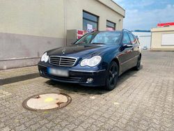 Blau Gebraucht 2006 Mercedes C320 Limousine | 2.200 € (Guter Preis)