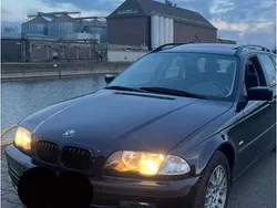 Blau Gebraucht 2001 BMW 318 Kombi | 3.900 €