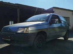 Silber Gebraucht 1993 Renault Clio Kleinwagen | 300 €