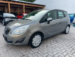 Braun Gebraucht 2010 Opel Meriva Design Edition Van / Kleinbus | 4.990 € (Fairer Preis)