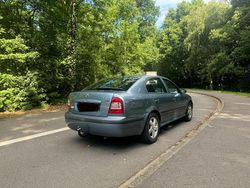 Grau Gebraucht 2007 Skoda Octavia Limousine | 1.800 € (Fairer Preis)