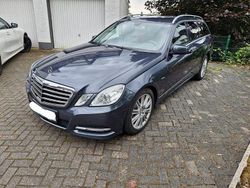 Grau Gebraucht 2012 Mercedes E200 Avantgarde Limousine | 10.900 € (Fairer Preis)