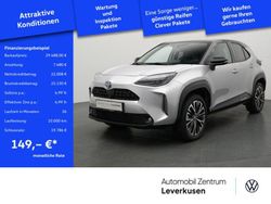 Silber (metallic) Gebraucht 2022 Toyota Yaris Hybrid SUV | 29.488 € (Teuer)