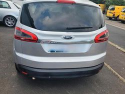 Grau Gebraucht 2014 Ford S-MAX Van / Kleinbus | 9.500 € (Fairer Preis)