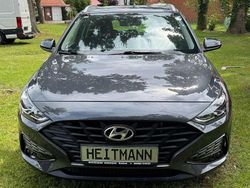 Dark knight / mic Gebraucht 2021 Hyundai i30 Select Kombi | 16.250 € (Fairer Preis)