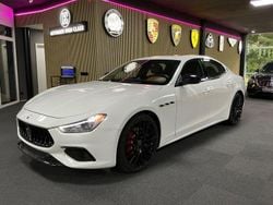 Weiß Gebraucht 2023 Maserati Ghibli Limousine | 52.990 €