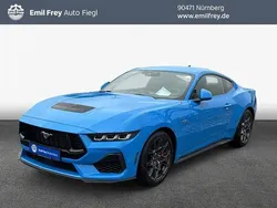 Blau Neu 2025 Ford Mustang GT Fastback Coupé | 62.900 € (Etwas zu teuer)
