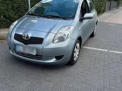 Grau Gebraucht 2007 Toyota Yaris Kleinwagen | 3.900 €