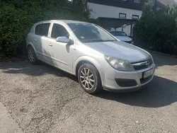 Grau Gebraucht 2006 Opel Astra Limousine | 3.500 € (Teuer)