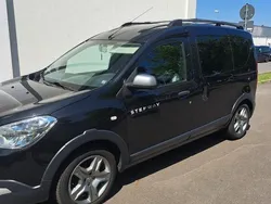 Schwarz Gebraucht 2019 Dacia Dokker Stepway Van | 16.750 €