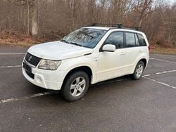 Weiß Gebraucht 2008 Suzuki Grand Vitara Comfort SUV | 1.999 € (Guter Preis)