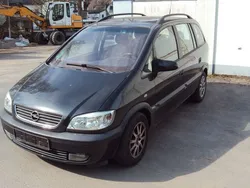 Schwarz Gebraucht 2001 Opel Zafira Comfort Van / Kleinbus | 700 € (Superpreis)