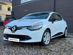 Weiß Gebraucht 2015 Renault Clio IV LIMITED Limousine | 6.999 € (Fairer Preis)