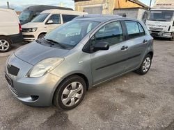 Silber Gebraucht 2007 Toyota Yaris Cool Limousine | 1.950 € (Fairer Preis)