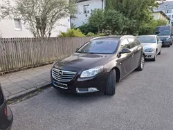 Braun Gebraucht 2011 Opel Insignia Design Edition Kombi | 2.600 € (Guter Preis)