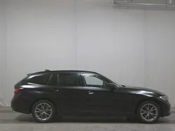 Schwarz Gebraucht 2020 BMW 320 Sport Line Kombi | 26.980 € (Guter Preis)