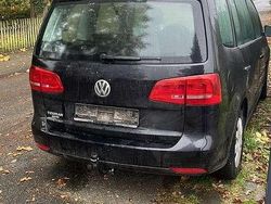 Schwarz Gebraucht 2013 VW Touran Trendline Van / Kleinbus | 3.000 € (Superpreis)