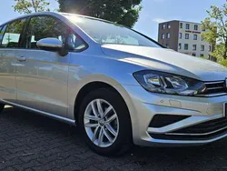 Grau Gebraucht 2018 VW Golf Sportsvan Comfortline Van / Kleinbus | 14.900 € (Fairer Preis)