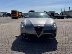 Grau Gebraucht 2017 Alfa Romeo Giulietta Super Kleinwagen | 5.500 € (Fairer Preis)