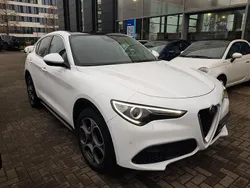 Weiß Gebraucht 2019 Alfa Romeo Stelvio Super SUV | 27.999 € (Fairer Preis)