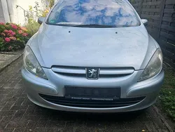 Silber Gebraucht 2002 Peugeot 307 Kleinwagen | 700 €