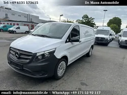 Weiss Gebraucht 2023 Mercedes Vito Van / Kleinbus | 35.849 € (Fairer Preis)