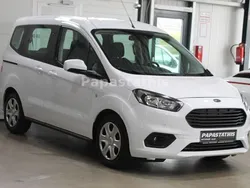 Weiß Gebraucht 2020 Ford Tourneo Courier Van / Kleinbus | 15.990 € (Fairer Preis)