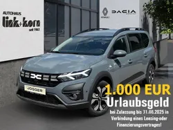 Grau Neu 2025 Dacia Jogger Expression Van / Kleinbus | 23.729 € (Fairer Preis)