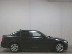 Black sapphire metallic Gebraucht 2010 BMW 320 Comfort Edition Limousine | 5.250 € (Guter Preis)