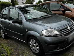 Grau Gebraucht 2004 Citroën C3 Kleinwagen | 1.990 €