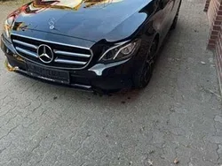 Obsidianschwarz Gebraucht 2019 Mercedes E220 Avantgarde Kombi | 22.450 € (Superpreis)