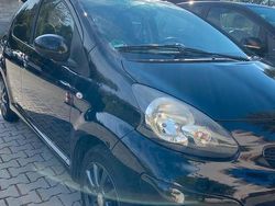 Schwarz Gebraucht 2009 Toyota Aygo Kleinwagen | 1.950 € (Etwas zu teuer)