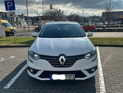 Weiß Gebraucht 2016 Renault Mégane IV Bose Edition Limousine | 11.950 €
