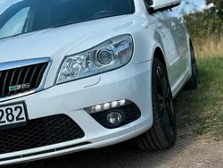 Weiß Gebraucht 2013 Skoda Octavia vRS Kombi | 9.499 € (Guter Preis)