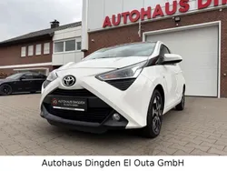 Weiß Gebraucht 2021 Toyota Aygo X-play Kleinwagen | 11.950 € (Fairer Preis)