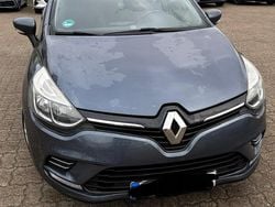 Grau Gebraucht 2016 Renault Clio GrandTour Kombi | 7.500 €