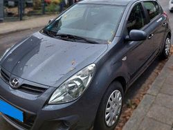 Grau Gebraucht 2011 Hyundai i20 Kleinwagen | 2.600 € (Superpreis)