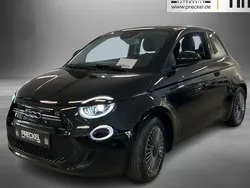 Schwarz Gebraucht 2022 Fiat 500e Icon Limousine | 16.800 € (Etwas zu teuer)
