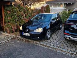 Schwarz Gebraucht 2007 VW Golf V Kleinwagen | 2.300 € (Fairer Preis)